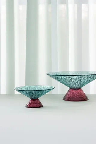 Bonbon Glass Bowl Medium Blue/Red van Hübsch – sfeerfoto 3 van 5