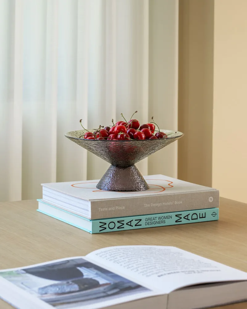 Bonbon Glass Bowl Large Green/Brown van Hübsch – sfeerfoto 6 van 8