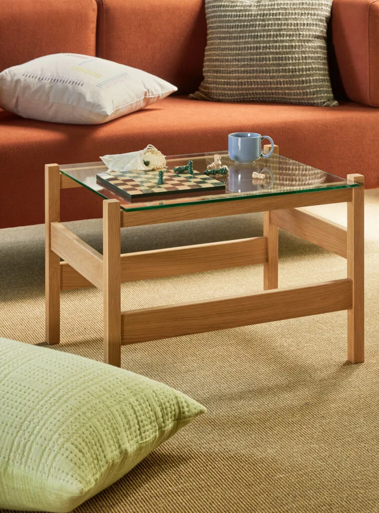 Ledge Side Table Natural de Hübsch – photo d’ambiance 3 sur 6