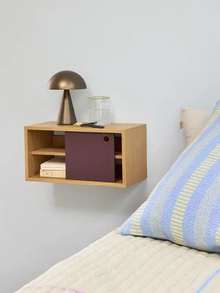 Slide Shelf Burgundy von Hübsch – Ambientefoto 5 von 6
