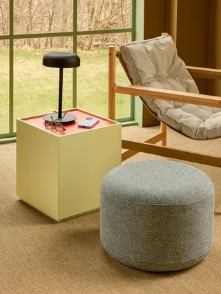 Velo Table Lamp Black van Hübsch – sfeerfoto 3 van 4