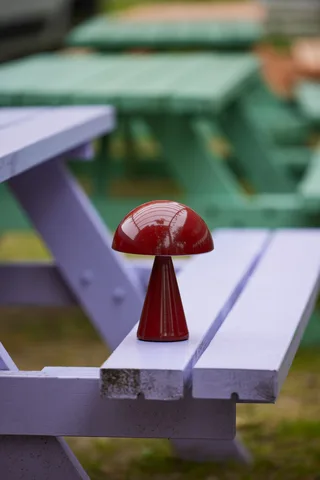 Mush Portable Lamp Red de Hübsch – photo d’ambiance 1 sur 7