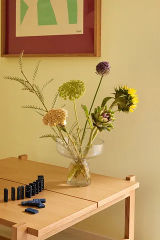 Aino Vase Clear van Hübsch – sfeerfoto 2 van 5