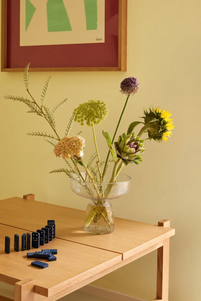 Aino Vase Clear van Hübsch – sfeerfoto 2 van 5