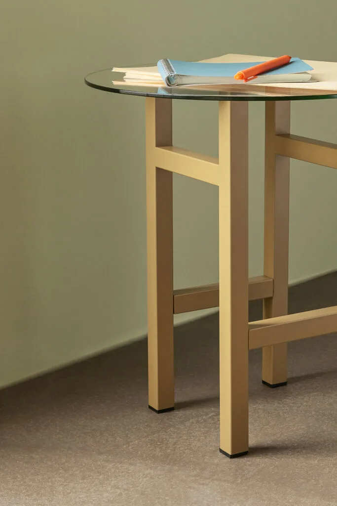 Elevate Side Table Olive van Hübsch – sfeerfoto 5 van 6