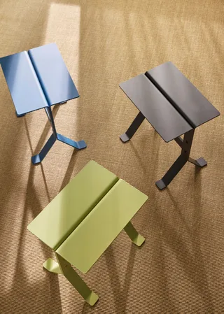 Fold Side Table Black de Hübsch – photo d’ambiance 4 sur 6
