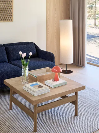 Sable Floor Lamp Sand by Hübsch – interior photo 3 of 4