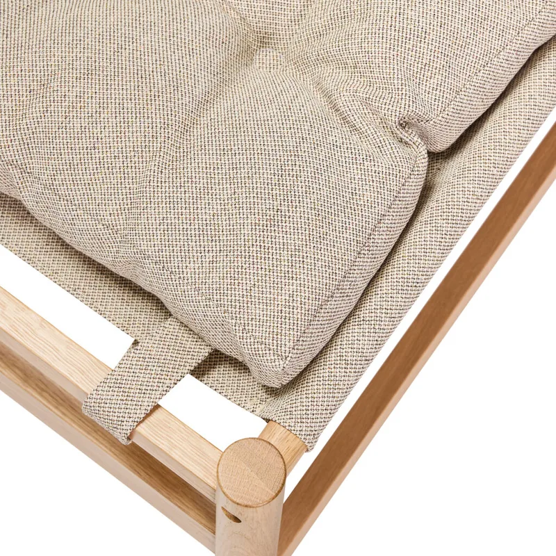 Heritage Armchair/Footstool Natural/Beige van Hübsch – sfeerfoto 2 van 6