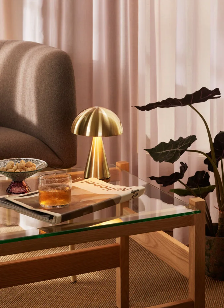 Mush Portable Lamp Brass de Hübsch – photo d’ambiance 1 sur 6