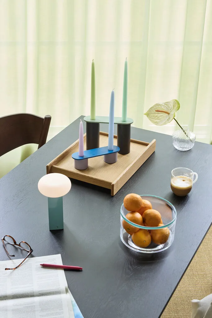 Low Portable Lamp Blue von Hübsch – Ambientefoto 2 von 3