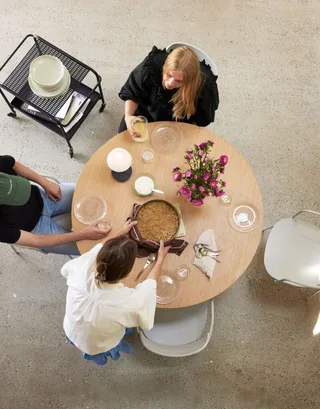 Straight Dining Table Round Natural by Hübsch – interior photo 6 of 7
