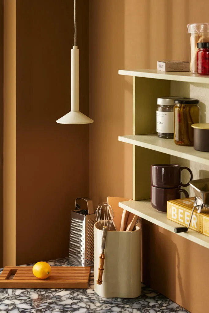Chromatic Pendant Light grey von Hübsch – Ambientefoto 2 von 3