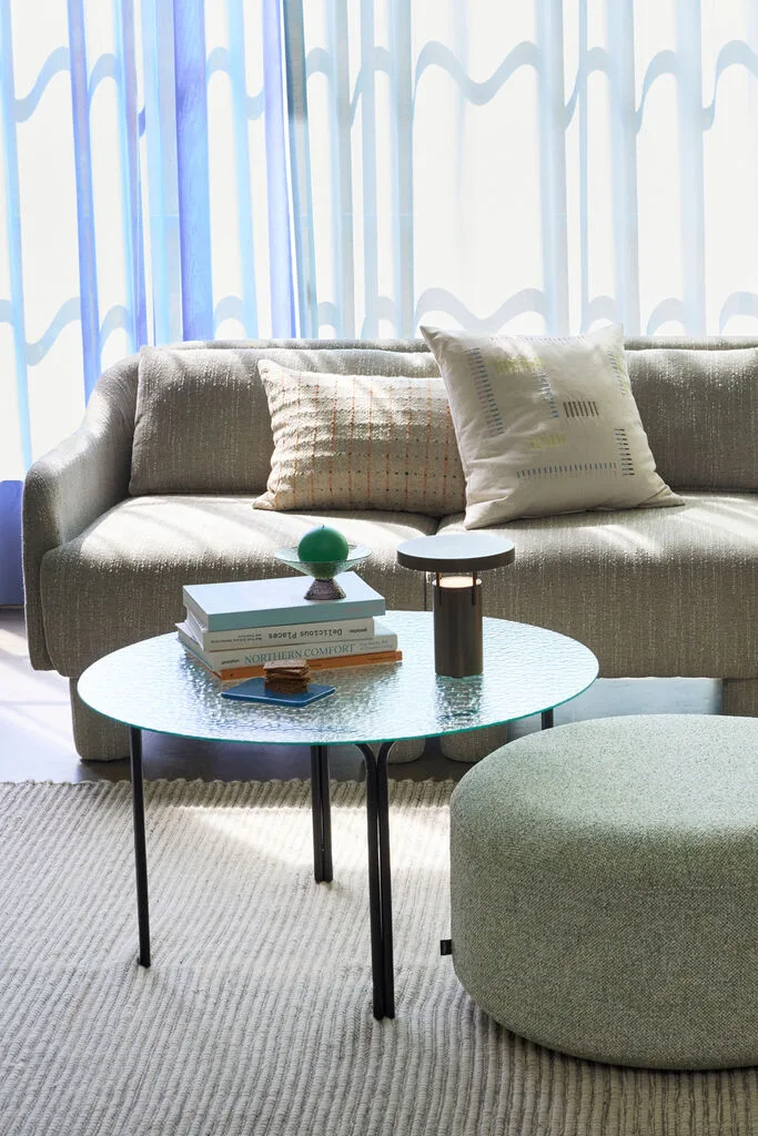 Elegance Sofa Light green de Hübsch – photo d’ambiance 6 sur 10