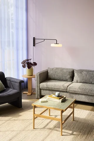 Sway Wall Lamp Black van Hübsch – sfeerfoto 2 van 3