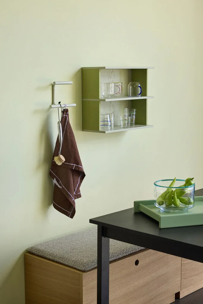 Flip Coatrack Light grey de Hübsch – photo d’ambiance 1 sur 2