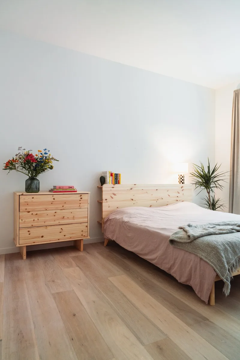 RETREAT BED CAROB BROWN 140 X 200 van Karup Design – sfeerfoto 2 van 12
