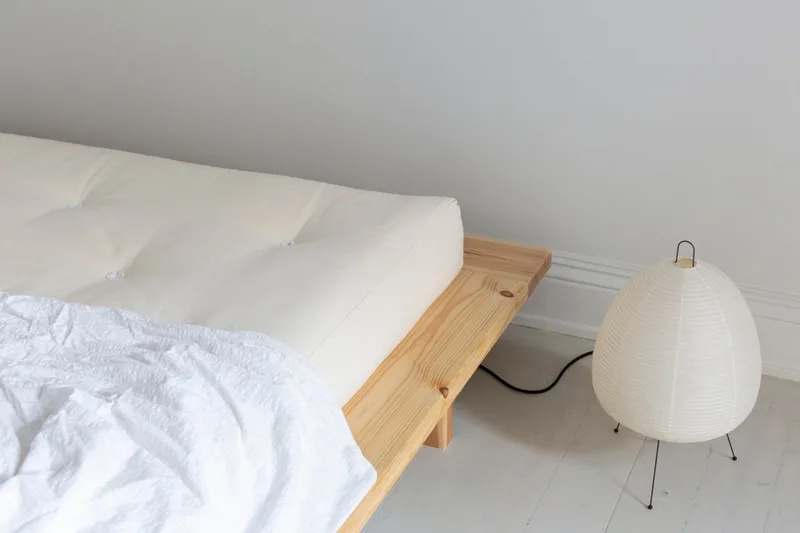 BASIC FUTON NATURAL 80 X 200 de Karup Design – photo d’ambiance 4 sur 5