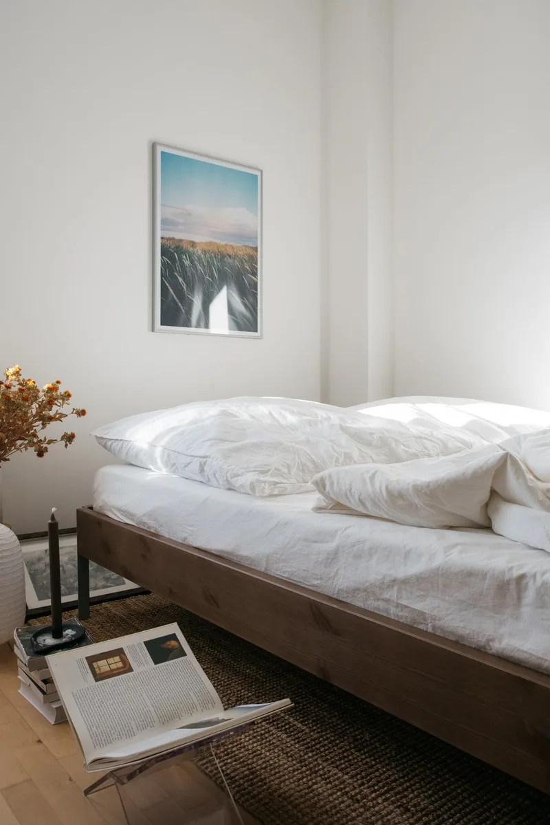 CORE BED CAROB BROWN 140 X 200 van Karup Design – sfeerfoto 3 van 6