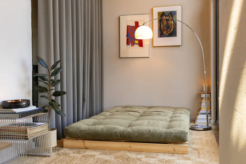 ROOTS RAW 140 X 200 W. ROOTS MATTRESS RETRO ORANGE de Karup Design – photo d’ambiance 11 sur 15