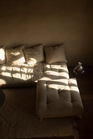 SENZA STOOL CLEAR LACQUERED W. SENZA STOOL MATTRESS LINEN van Karup Design – sfeerfoto 2 van 3