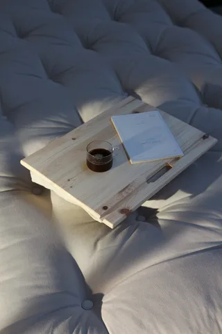 BFF LAP TABLE CLEAR LACQUERED van Karup Design – sfeerfoto 3 van 10