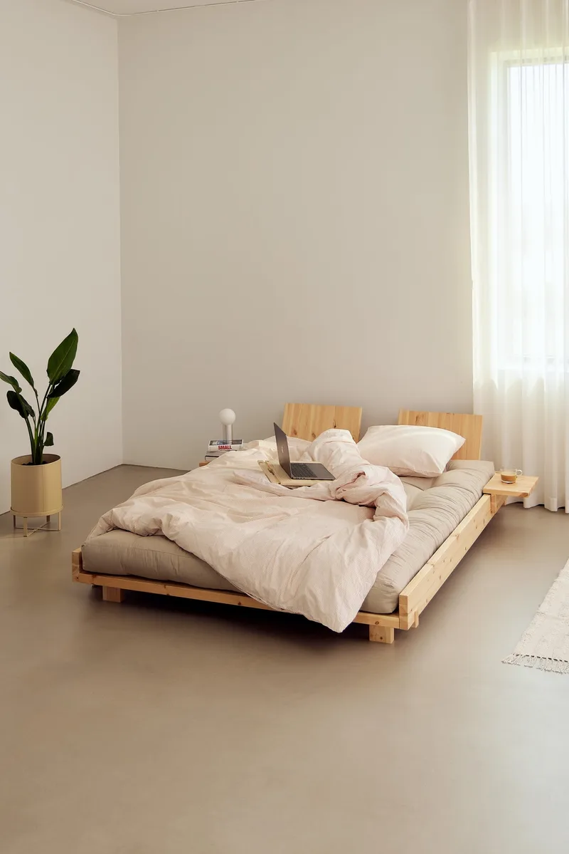 SOCIAL BED CAROB BROWN 140 X 200 W. 2 PCS BACK RESTS AND 2 PCS SIDE TABLES by Karup Design – interior photo 9 of 17