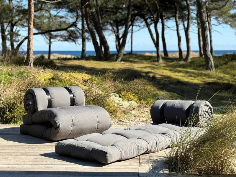 BUCKLE-UP CHAIR OUT™ BEIGE W. 2 BLACK NYLON BELTS van Karup Design – sfeerfoto 10 van 13
