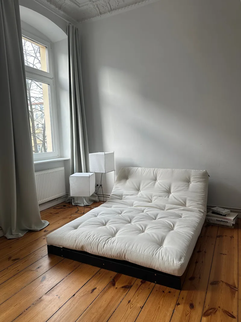 ROOTS BLACK NIGHT LACQUERED 140 X 200 W. ROOTS MATTRESS OLIVE GREEN by Karup Design – interior photo 7 of 8