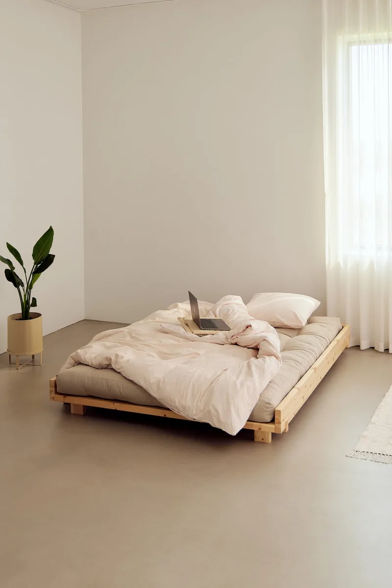 SOCIAL BED CAROB BROWN 140 X 200 W. 2 PCS BACK RESTS AND 2 PCS SIDE TABLES by Karup Design – interior photo 8 of 17