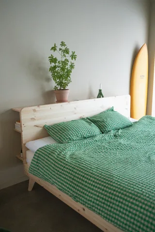 RETREAT BED CAROB BROWN 140 X 200 van Karup Design – sfeerfoto 8 van 12