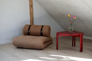 STICKS TABLE HIGH POPPY RED van Karup Design – sfeerfoto 4 van 15