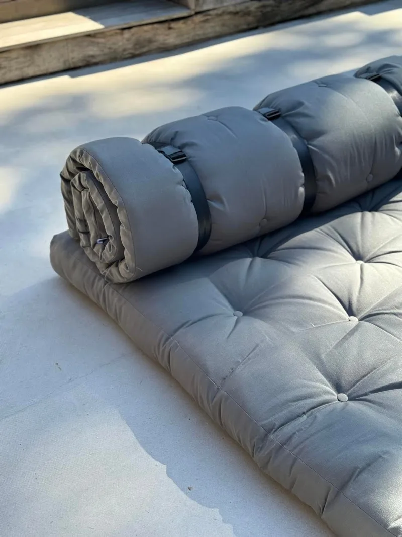 BUCKLE-UP SOFA OUT™ DARK GREY W. 3 BLACK NYLON BELTS van Karup Design – sfeerfoto 13 van 15