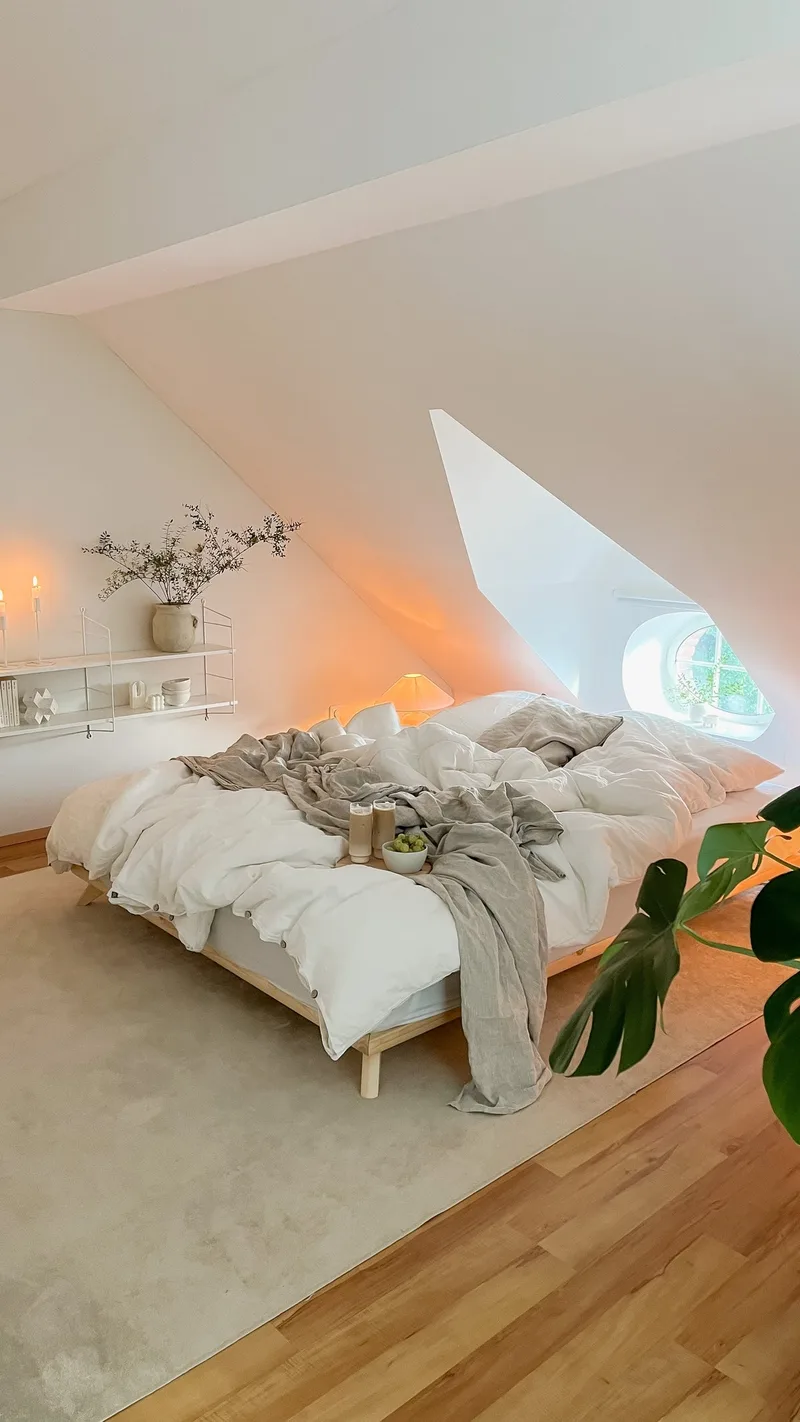 SENZA BED CLEAR LACQUERED 140 X 200 de Karup Design – photo d’ambiance 2 sur 11