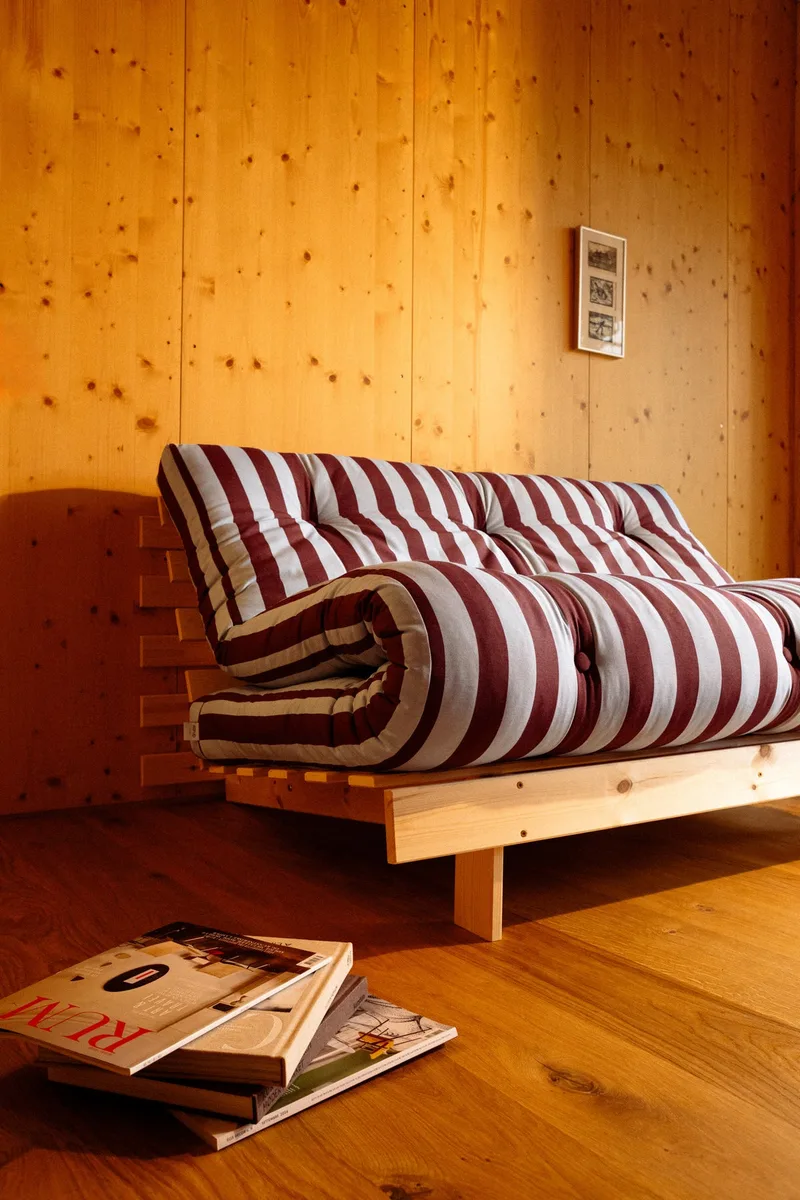 ROOTS RAW 90 X 200 W. ROOTS MATTRESS BURGUNDY-LIGHT BLUE by Karup Design – interior photo 7 of 11