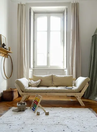 BEBOP CLEAR LACQUERED W. 4-LAYER MIXED MATTRESS MOCCA von Karup Design – Ambientefoto 13 von 16