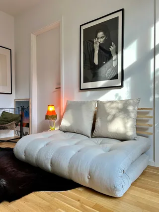 SHIN SANO CLEAR LACQUERED W. SHIN SANO MATTRESS SET BEIGE van Karup Design – sfeerfoto 3 van 6