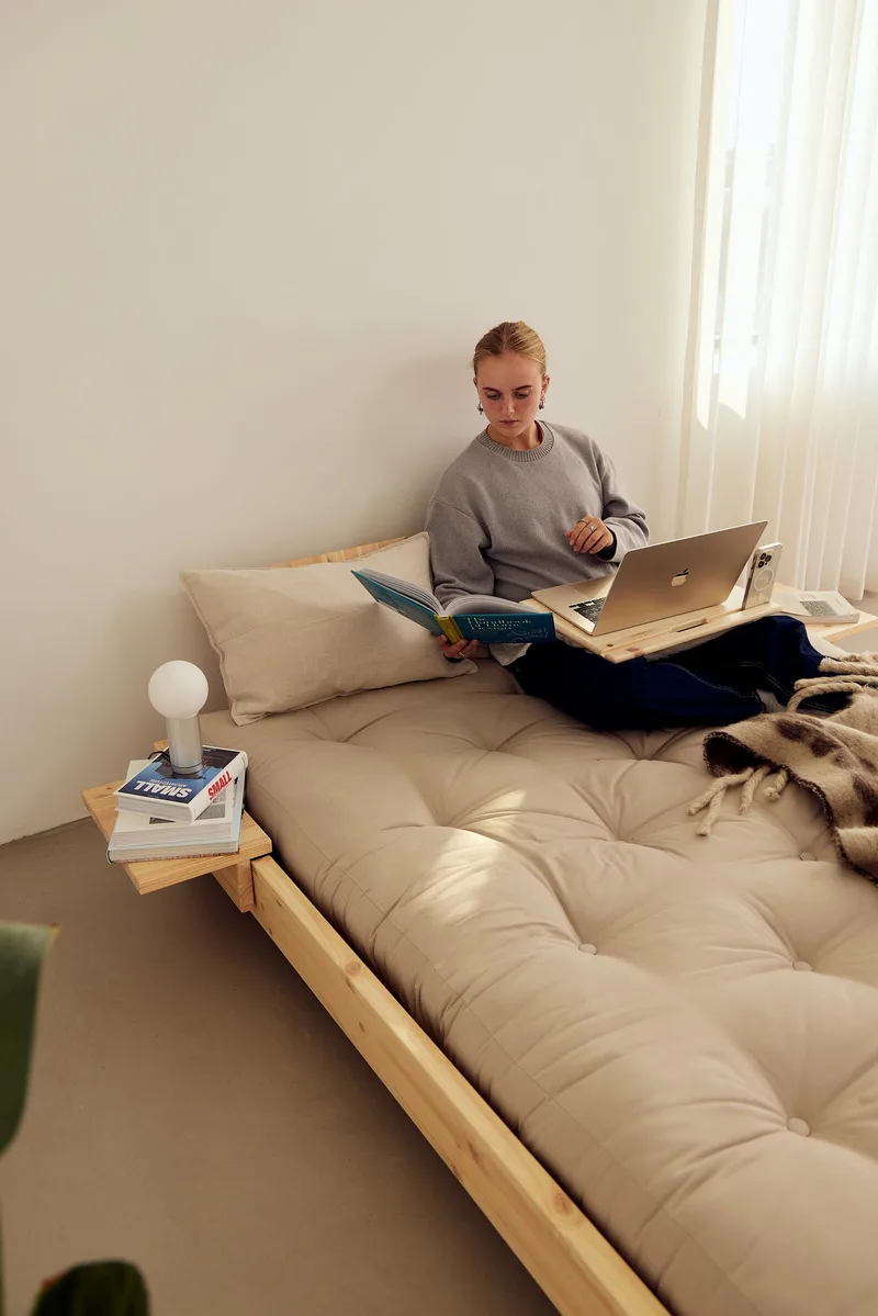 BFF LAP TABLE CLEAR LACQUERED van Karup Design – sfeerfoto 8 van 10