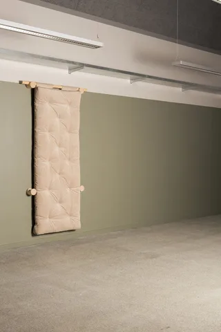 HOOKED RAW 75 x 200 W. BRAVO MATTRESS FUDGE BROWN by Karup Design – interior photo 10 of 13