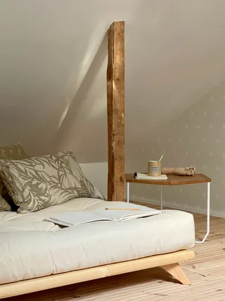 SENZA BED CLEAR LACQUERED 140 X 200 de Karup Design – photo d’ambiance 5 sur 11