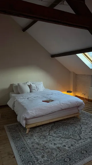 SENZA BED CLEAR LACQUERED 140 X 200 de Karup Design – photo d’ambiance 10 sur 11
