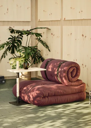 BUCKLE-UP CHAIR WHEAT BEIGE W. 2 BROWN LEATHER BELTS von Karup Design – Ambientefoto 8 von 14