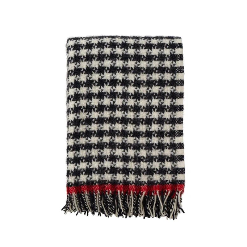 Dogtooth by Klippan Yllefabrik in Svart/röd – product photo