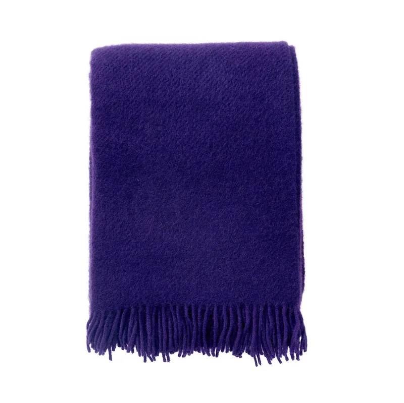 Gotland van Klippan Yllefabrik in Plum – productfoto