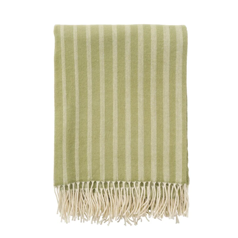 Irregular Stripes van Klippan Yllefabrik in Olive – productfoto