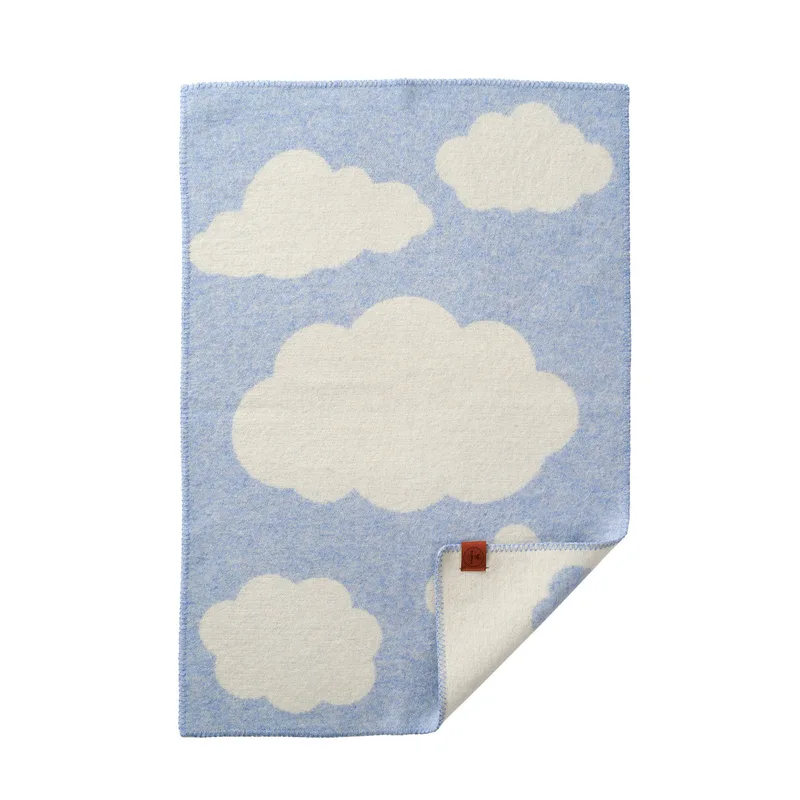 Cloudy day van Klippan Yllefabrik in Infinity blue – productfoto