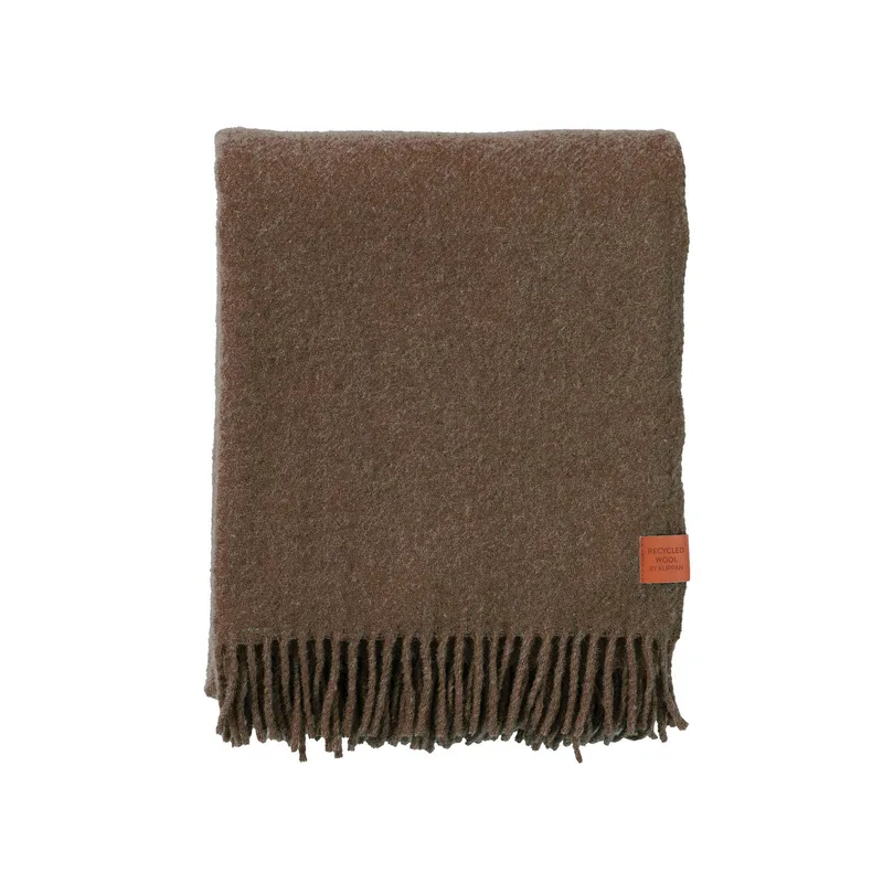 True by Klippan Yllefabrik in Valnöt – product photo
