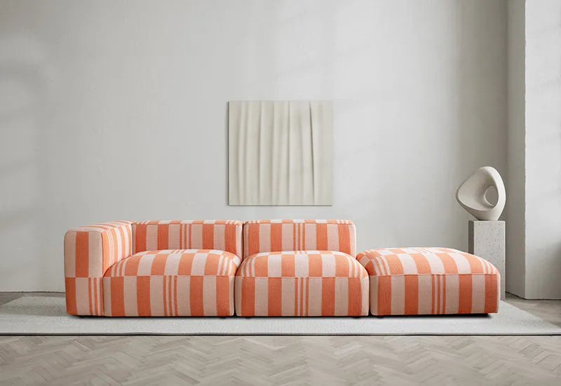 Rosso 3-sits soffa öppen höger de LAYERED en Checkerboard Orange – photo d’ambiance