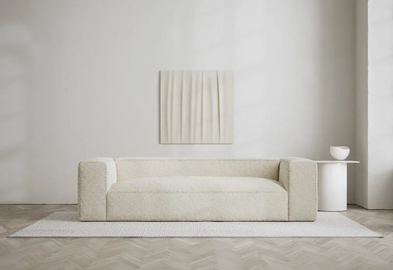 Bulky 2-sits soffa van LAYERED in Shearling Pealy Off White – sfeerfoto