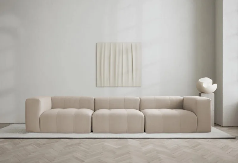 Cecco 3-sits soffa von LAYERED in Wool Beige – Ambientefoto