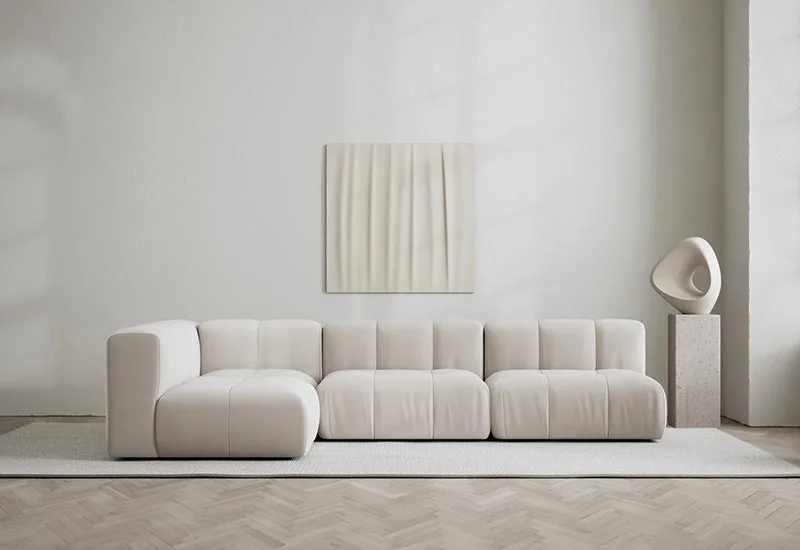 Cecco 4-sits hörnsoffa vänster by LAYERED in Velvet Bone White – interior photo